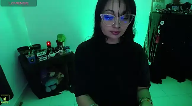 Snapshot of Alexa-Sweet69 chatting on 12-18-24, 04:09 Alexa-Sweet69 online show from 12-18-24, 04:09