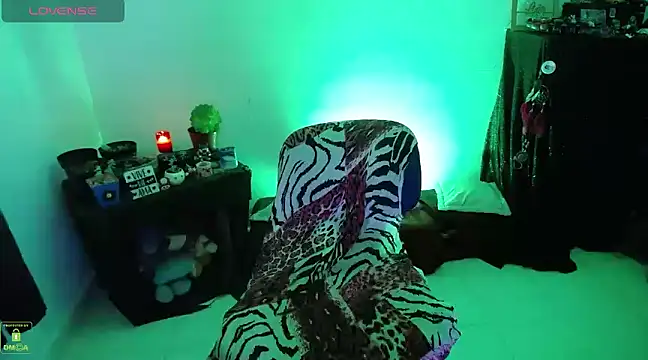 Snapshot of Alexa-Sweet69 chatting on 12-19-24, 05:07 Alexa-Sweet69 online show from 12-19-24, 05:07