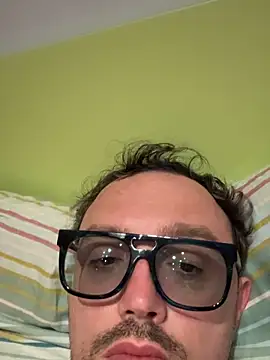 Snapshot of minga1995 chatting on 09-21-25, 10:11 minga1995 online show from 09-21-25, 10:11