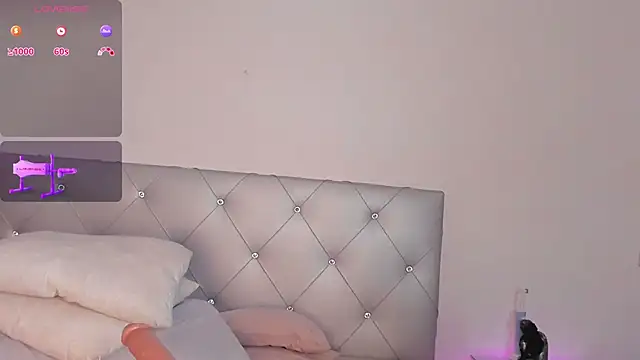 Snapshot of sophy_champagne chatting on 03-04-25, 10:46 sophy champagne online show from 03-04-25, 10:46