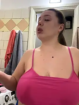 Sara Slow online show from 09-25-25, 05:22