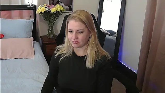 Snapshot of HollieBim chatting on 01-16-25, 03:46 HollieBim online show from 01-16-25, 03:46