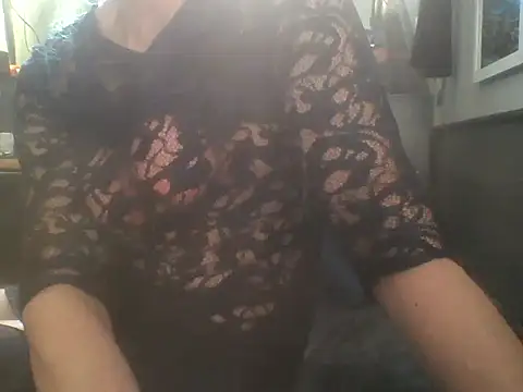 Snapshot of Slutviki69 chatting on 03-12-26, 08:42 Slutviki69 online show from 03-12-26, 08:42