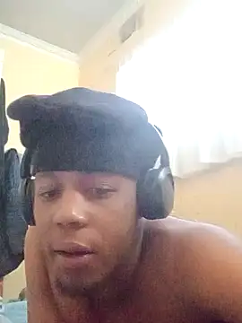 Snapshot of Lilsavvy chatting on 11-12-25, 04:18 Lilsavvy online show from 11-12-25, 04:18