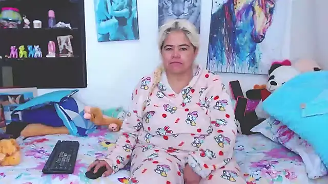 estrellita fugaz16x online show from 02-03-25, 11:31