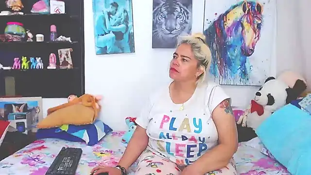 estrellita fugaz16x online show from 02-11-25, 02:57