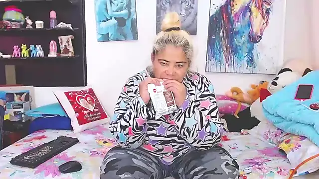 estrellita fugaz16x online show from 02-13-25, 10:00