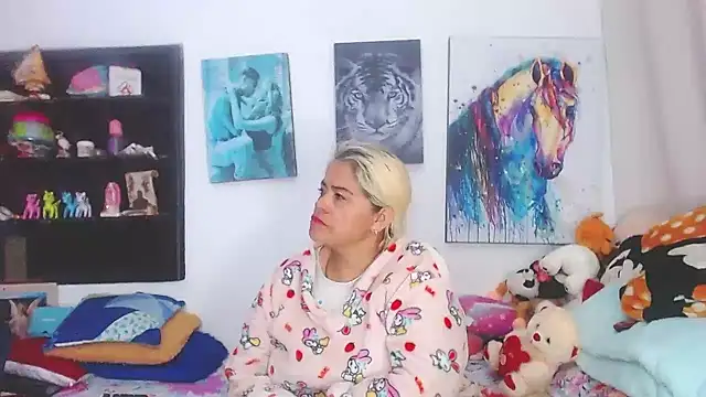 estrellita fugaz16x online show from 02-26-25, 04:14