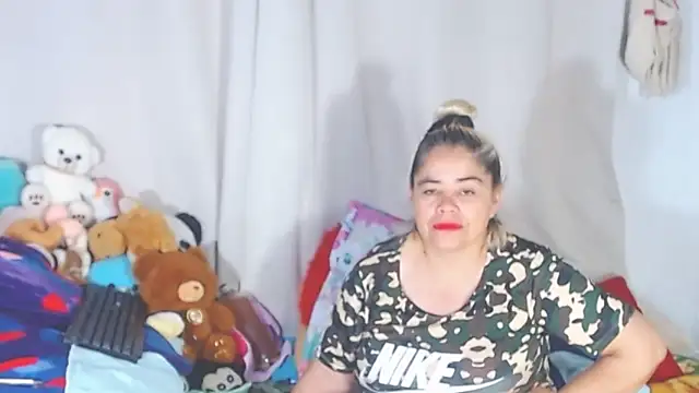 estrellita fugaz16x online show from 09-15-25, 03:39