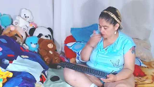 estrellita fugaz16x online show from 10-05-25, 04:55