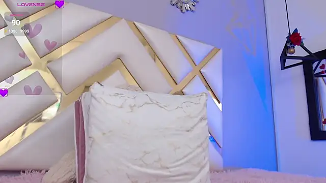 Snapshot of BeckyAnders chatting on 03-01-25, 11:50 BeckyAnders online show from 03-01-25, 11:50