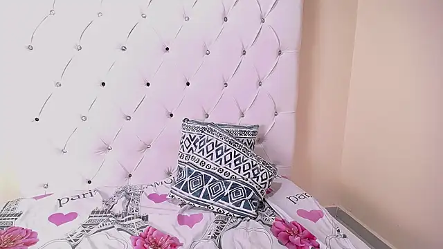 Snapshot of Ana_Girl_Nasty chatting on 02-25-25, 09:35 Ana Girl Nasty online show from 02-25-25, 09:35