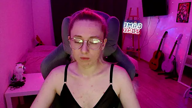 AnabelFrel online show from 12-08-24, 01:02