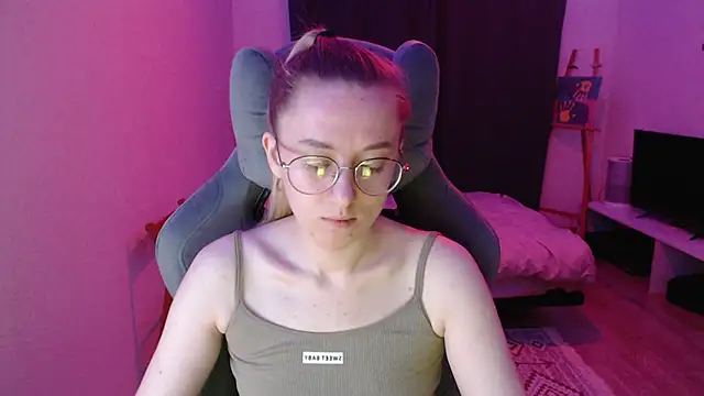 AnabelFrel online show from 10-16-25, 12:11