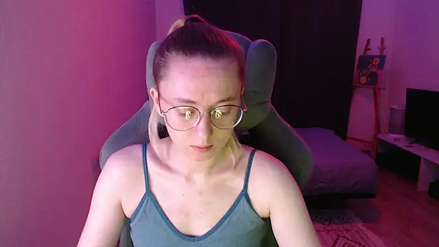 AnabelFrel online show from 11-27-25, 01:18