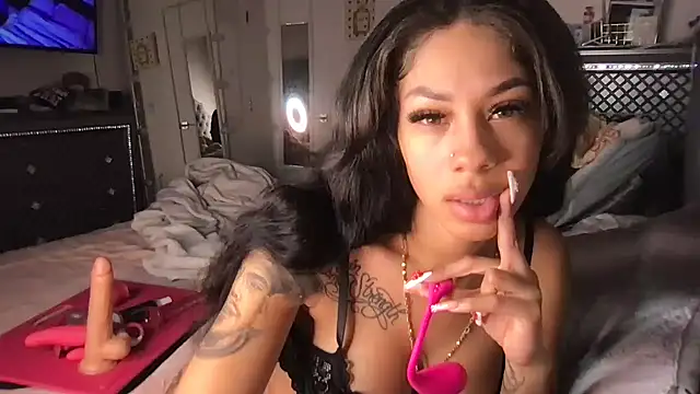 Snapshot of honeyybabyy112 chatting on 12-12-24, 05:31 honeyybabyy112 online show from 12-12-24, 05:31