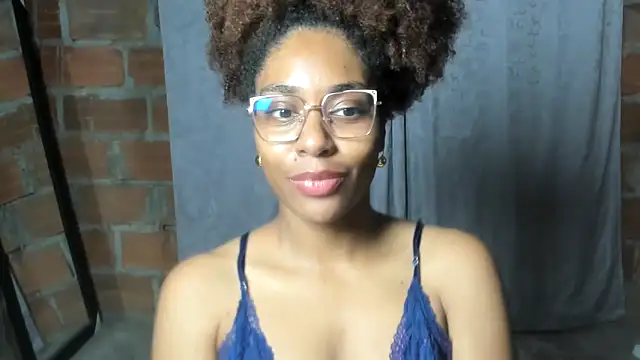 Snapshot of thaimy_ chatting on 05-28-26, 02:31 thaimy online show from 05-28-26, 02:31