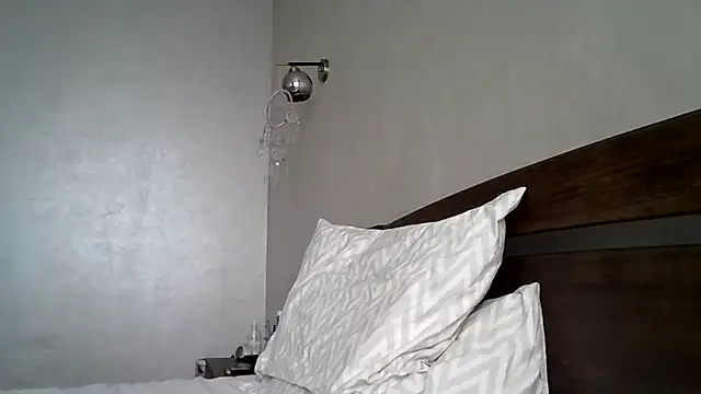 JulianaGold1 online show from 02-18-26, 08:21