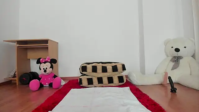 Snapshot of AnneQueen chatting on 01-28-25, 08:57 AnneQueen online show from 01-28-25, 08:57