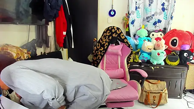 Snapshot of Lawrncesofiets chatting on 02-14-25, 05:25 Lawrncesofiets online show from 02-14-25, 05:25