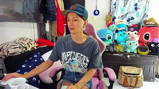 Snapshot of Lawrncesofiets chatting on 02-23-25, 03:08 Lawrncesofiets online show from 02-23-25, 03:08