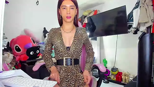 Snapshot of Lawrncesofiets chatting on 10-31-25, 07:37 Lawrncesofiets online show from 10-31-25, 07:37