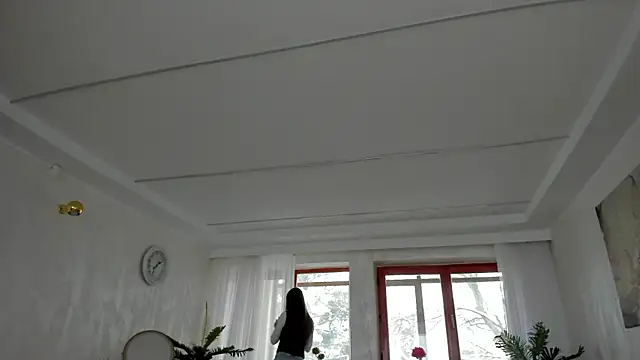 TiffanyHouston  online show from 02-17-25, 06:42