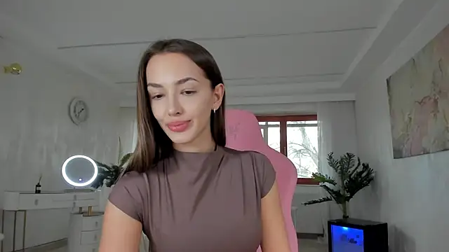 TiffanyHouston  online show from 03-20-25, 08:20