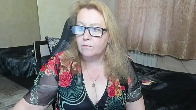 Snapshot of Frau_Marta chatting on 12-02-25, 11:15 Frau Marta online show from 12-02-25, 11:15