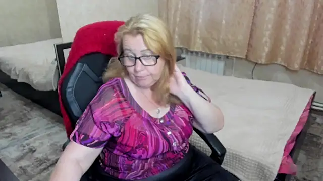 Frau Marta online show from 06-05-26, 06:57