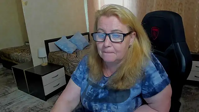 Frau Marta online show from 06-14-26, 01:13