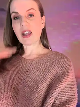 Snapshot of MaiseKnox chatting on 12-14-24, 12:22 MaiseKnox online show from 12-14-24, 12:22
