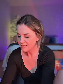 Snapshot of MaiseKnox chatting on 02-11-25, 03:18 MaiseKnox online show from 02-11-25, 03:18