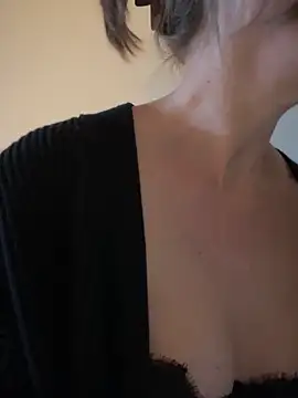 MaiseKnox online show from 11-04-25, 10:09