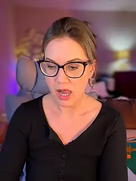 MaiseKnox online show from 02-17-26, 10:38