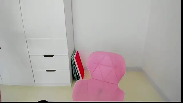 Snapshot of MiaStripDance chatting on 02-10-25, 09:36 MiaStripDance online show from 02-10-25, 09:36