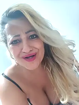 vivifernades online show from 11-26-25, 11:17