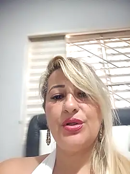 Snapshot of vivifernades chatting on 02-11-26, 01:38 vivifernades online show from 02-11-26, 01:38