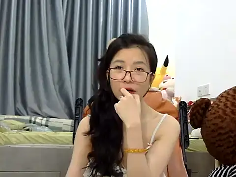 Snapshot of Cute_Ruby01 chatting on 12-19-24, 03:19 Cute Ruby01 online show from 12-19-24, 03:19