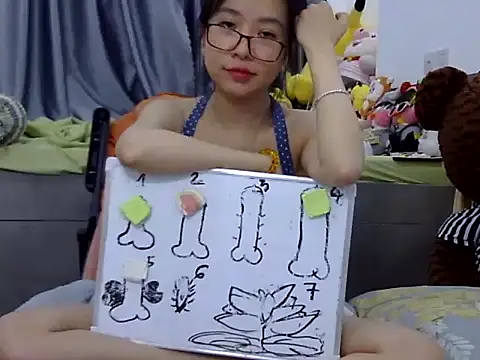 Snapshot of Cute_Ruby01 chatting on 01-07-25, 03:33 Cute Ruby01 online show from 01-07-25, 03:33