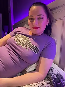 Snapshot of HotMilfMargo chatting on 02-17-25, 04:48 HotMilfMargo online show from 02-17-25, 04:48