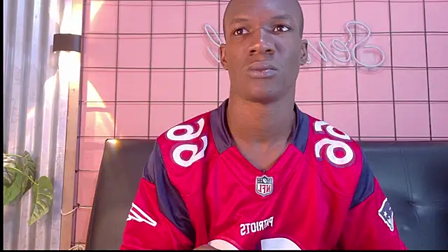 Snapshot of martin_killer chatting on 10-28-25, 01:20 martin killer online show from 10-28-25, 01:20