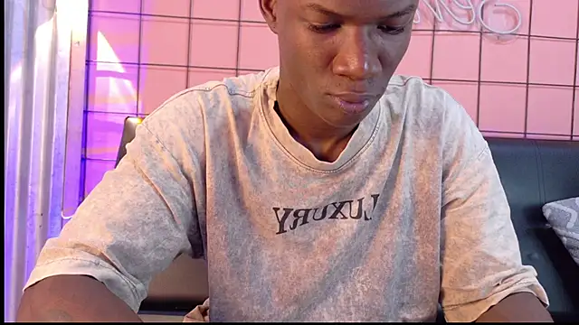 Snapshot of martin_killer chatting on 11-12-25, 01:17 martin killer online show from 11-12-25, 01:17