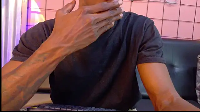 Snapshot of martin_killer chatting on 11-13-25, 01:15 martin killer online show from 11-13-25, 01:15