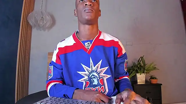 Snapshot of martin_killer chatting on 11-15-25, 07:32 martin killer online show from 11-15-25, 07:32