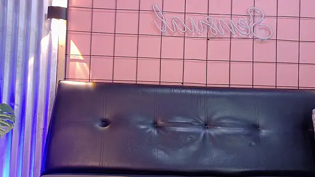 Snapshot of martin_killer chatting on 11-25-25, 01:38 martin killer online show from 11-25-25, 01:38