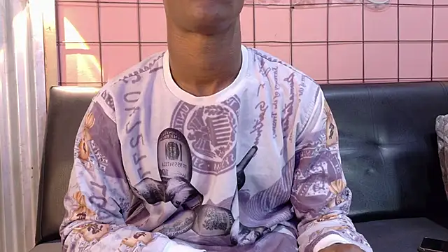 Snapshot of martin_killer chatting on 11-26-25, 01:28 martin killer online show from 11-26-25, 01:28