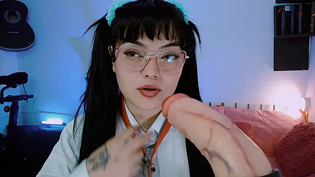 Snapshot of alexa11_ chatting on 02-01-25, 03:39 alexa11 online show from 02-01-25, 03:39