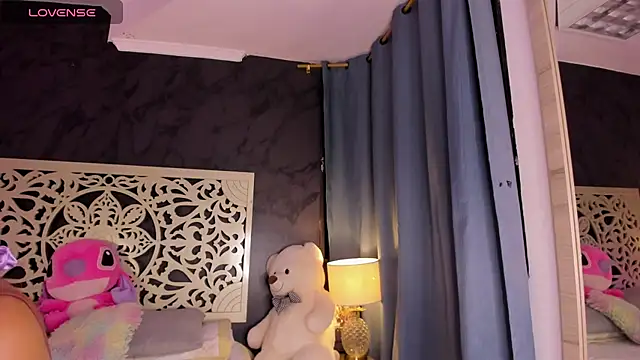 Vivi prinncess online show from 05-16-26, 11:14