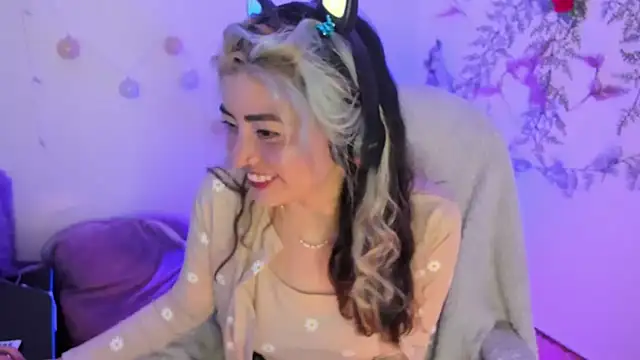 Sammysammy  online show from 03-19-25, 07:51